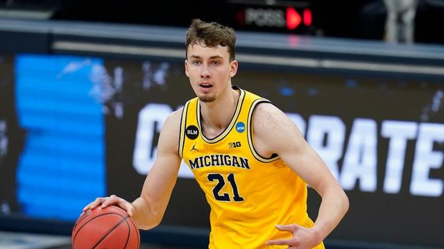 而小卡联手 而小卡联手